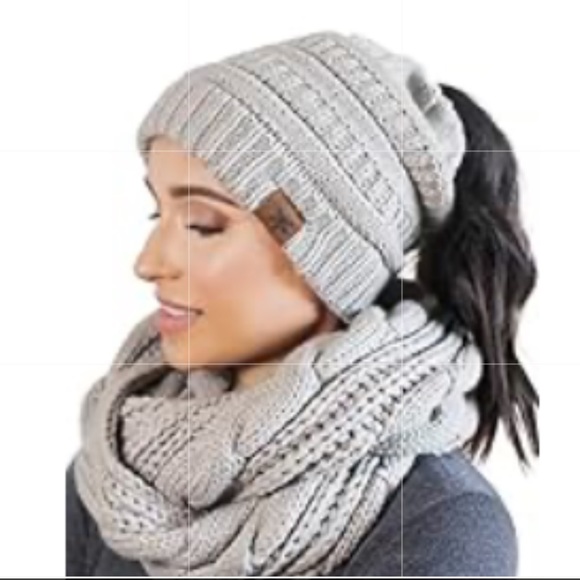 ❄️ 🧣 Women’s Winter Infinity Scarf & Ponytail Beanie Set 🧣 ❄️ - Picture 14 of 14
